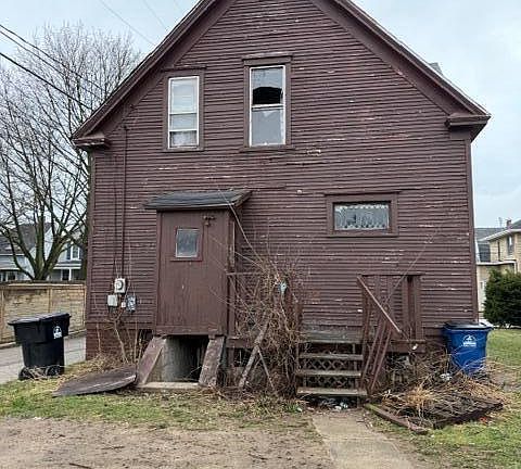 2nd image of 1374 Deane BOULEVARD