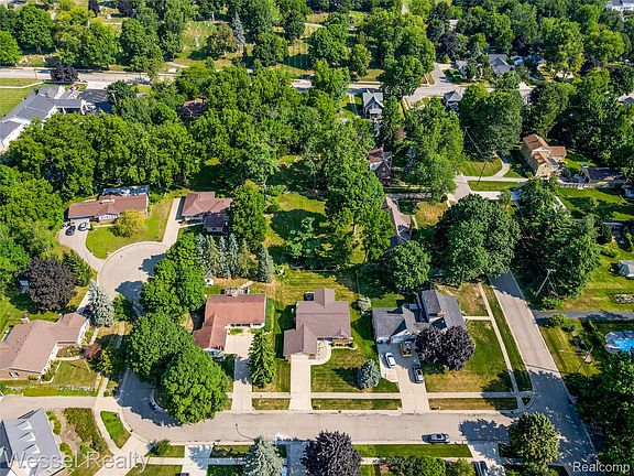 3rd image of 101 Michelle Dr