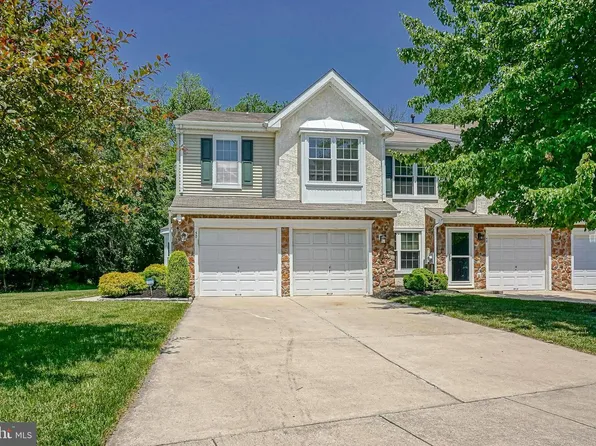 50 Stokes Rd, Mount Laurel, NJ 08054