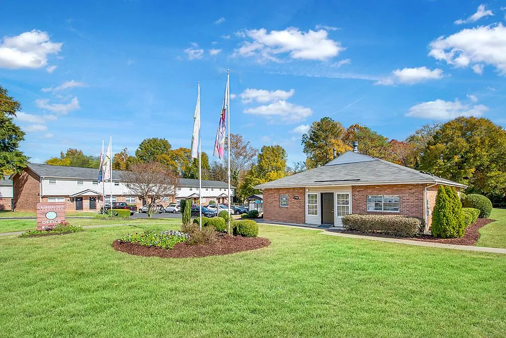 Crowders View Townhomes — Photo 4