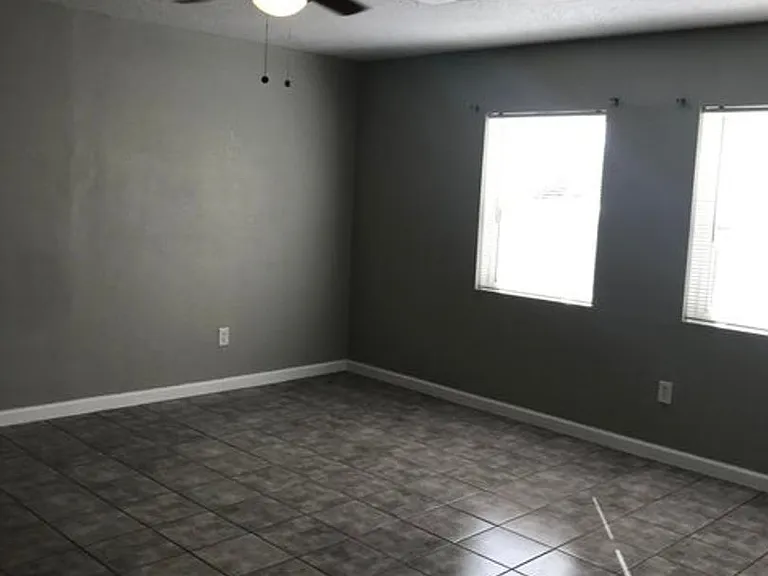 8401 Marquette Ave NE — Photo 2