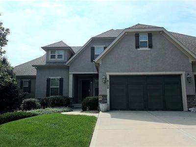 8128 Bittersweet Dr, Lenexa, KS, 66220