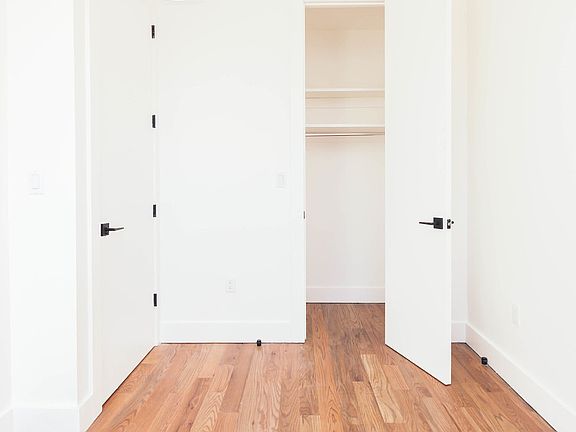 4th image of 406 Cornelia St #B3
