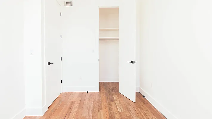 Rented by Nooklyn NYC LLC | media 53