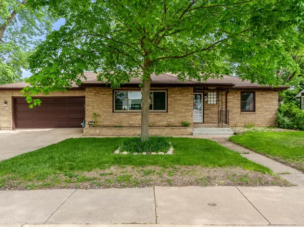 526 E Riverside Blvd, Loves Park, IL 61111