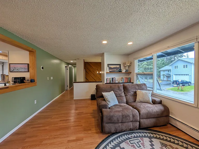 8221 Birch Ln — Photo 12