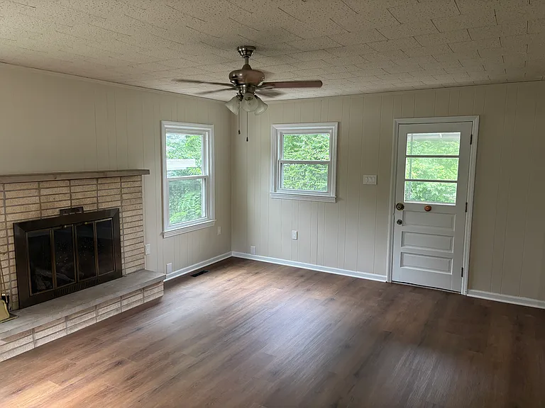 212 Zandale Dr — Photo 11