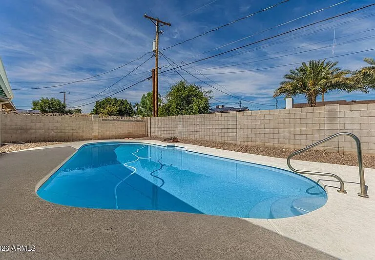 220 E McKinley St — Photo 35