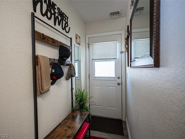 1800 Edmond St #207 — Photo 14