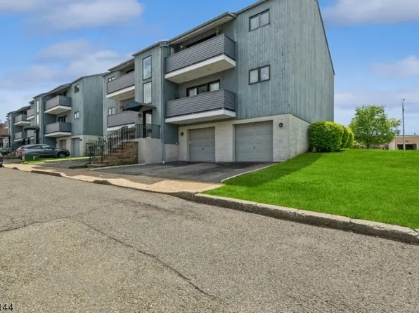 5 Domessina Ln #E2, Caldwell Boro Twp., NJ 07006