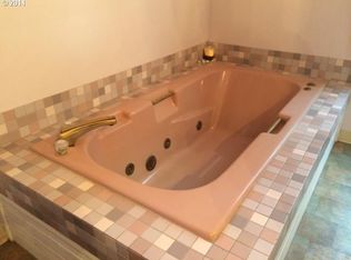 14466 S Maplelane Rd, Oregon City, OR 97045