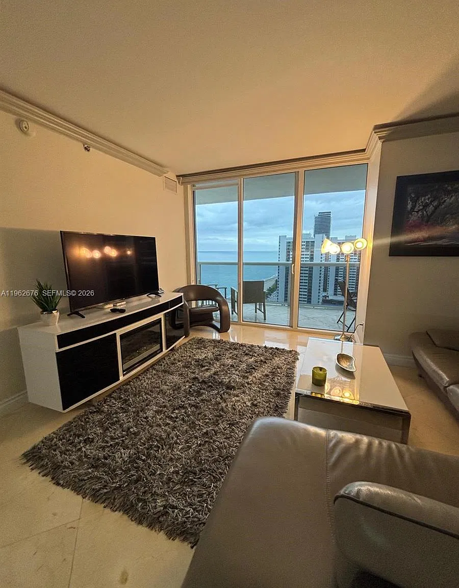 Beach Club Two Condo — Photo 4