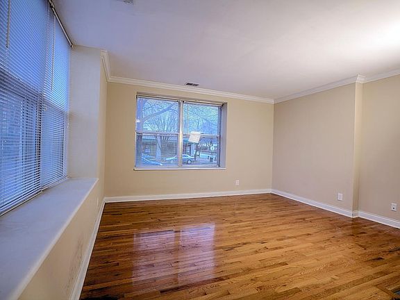 3rd image of 5502 Pershing Ave