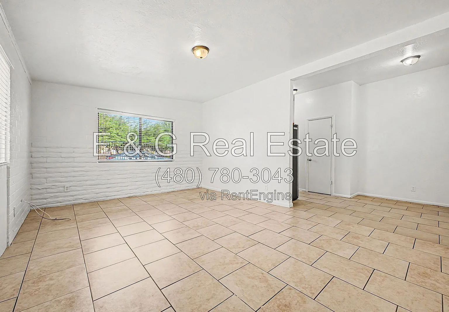 2 bed, 1.0 bath, 910 sqft, $1,295 — Photo 2