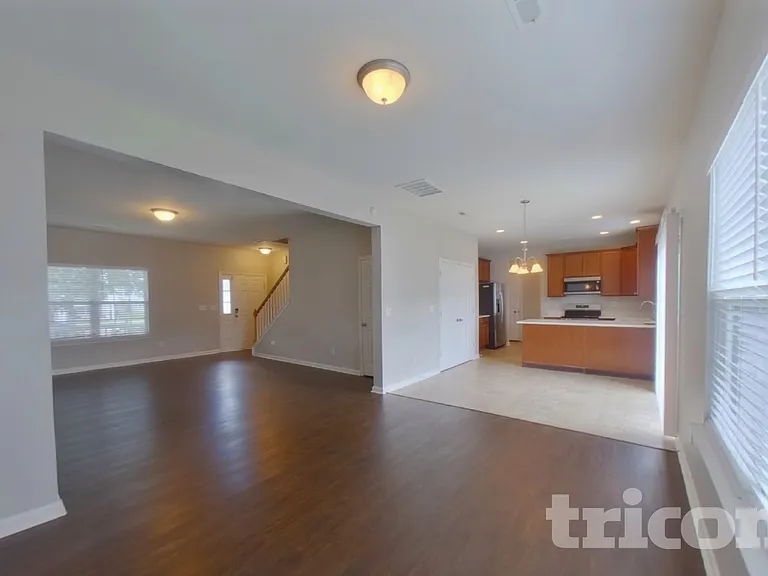9626 Rothman Ln — Photo 4
