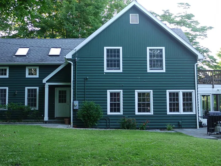 23 Great Meadow Rd — Photo 2