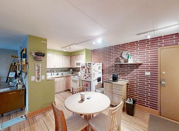3rd image of 315 Des Plaines Ave APT 104