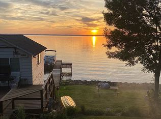 N1001 Vinnie Ha Ha Rd, Fort Atkinson, WI 53538