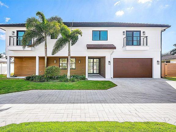 2nd image of 8 Leeward Circle