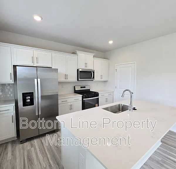549 Blackpool Ct — Photo 10
