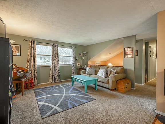 3rd image of 7336 Broadview Dr