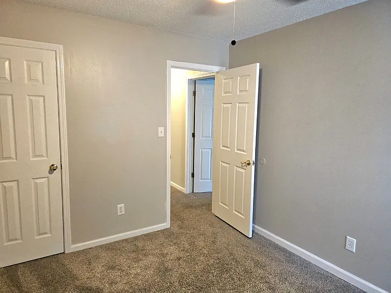 152 S Fairfield Dr — Photo 28