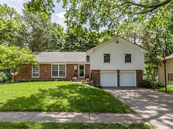5625 W 97th Ter, Overland Park, KS 66207