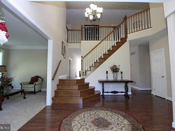 3rd image of 7 William Beaser Dr