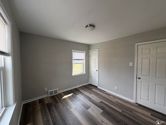 5th image of 13910 Couwlier Ave