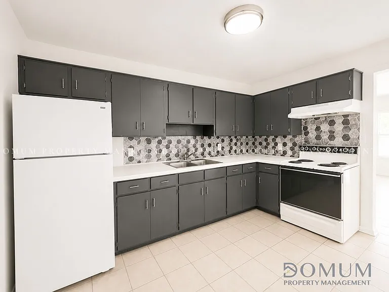 1811 Perkins Ave #4 — Photo 5