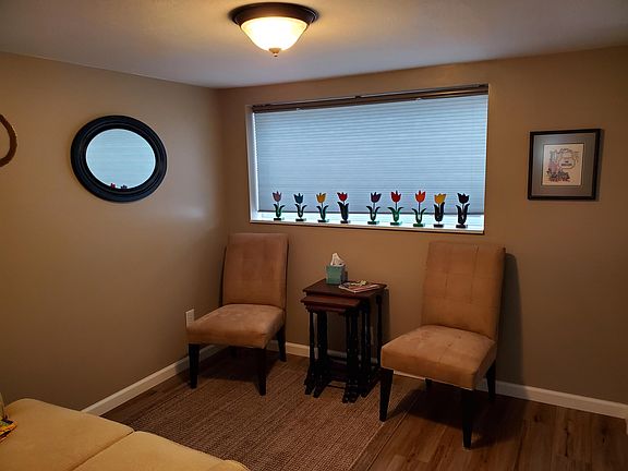 4th image of 100 Circle Dr