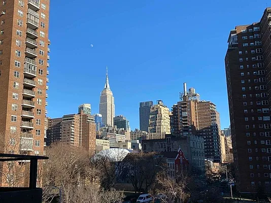 Rented by Tourma Realty LLC | media 16