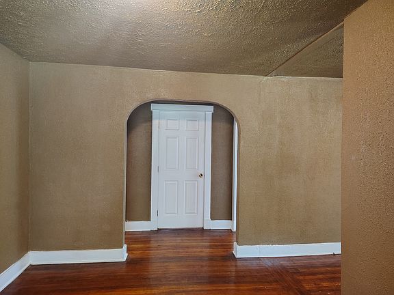 3rd image of 1034 Leland Ave