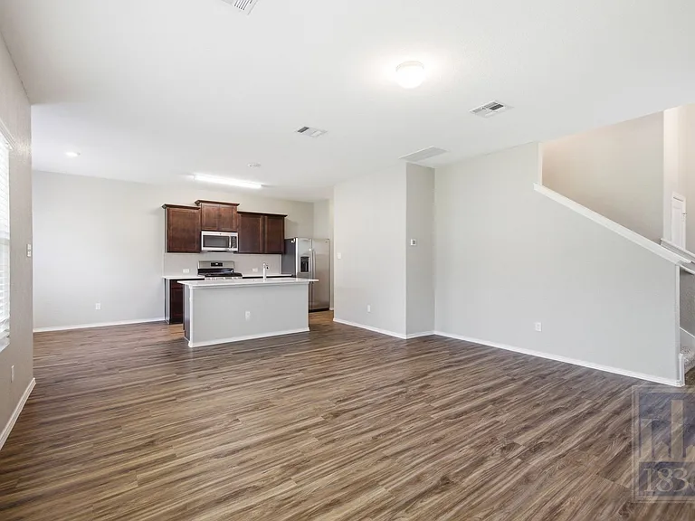 108 Wind Flower Ln — Photo 4