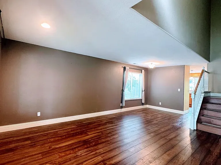 477 Fisher Cir — Photo 10