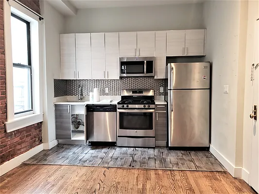 Rented by The Hamilton Group | media 6