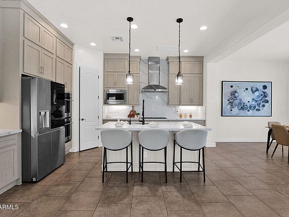 3rd image of 2282 E TOMAHAWK Drive