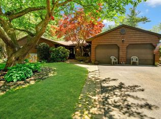 27 Kimberly Dr, East Northport, NY 11731