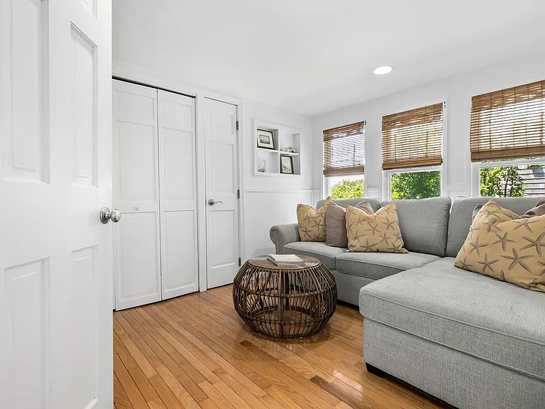 12 Girard Way — Photo 15