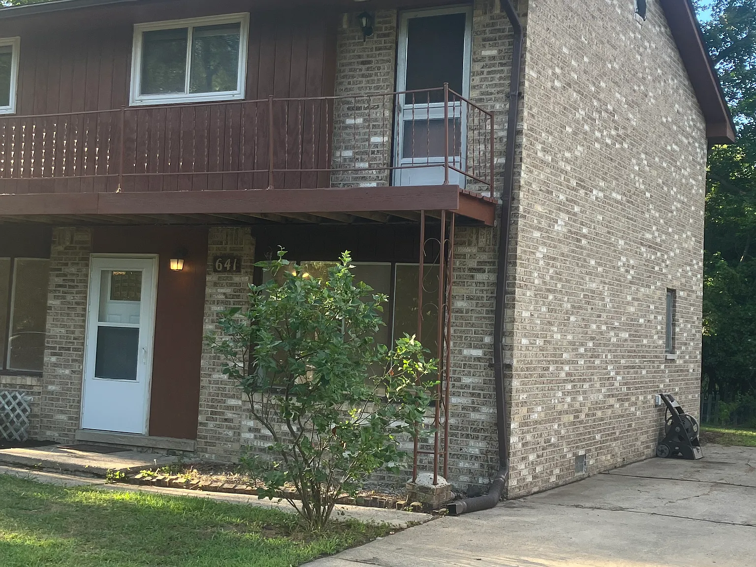 3 bed, 1787 sqft, $1,975 — Photo 2
