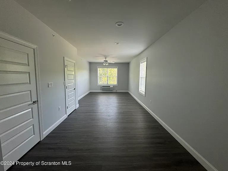 101 Circle Dr — Photo 22