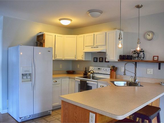 5th image of 354 Manhattan Dr Unit 6