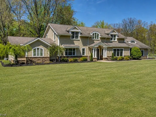 (undisclosed Address), Chagrin Falls, OH 44022