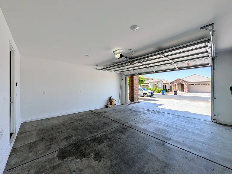 9509 W Sells Dr — Photo 21
