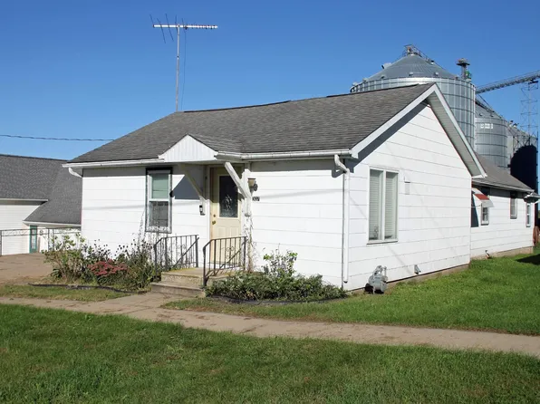 307 2nd St SE, Tripoli, IA 50676