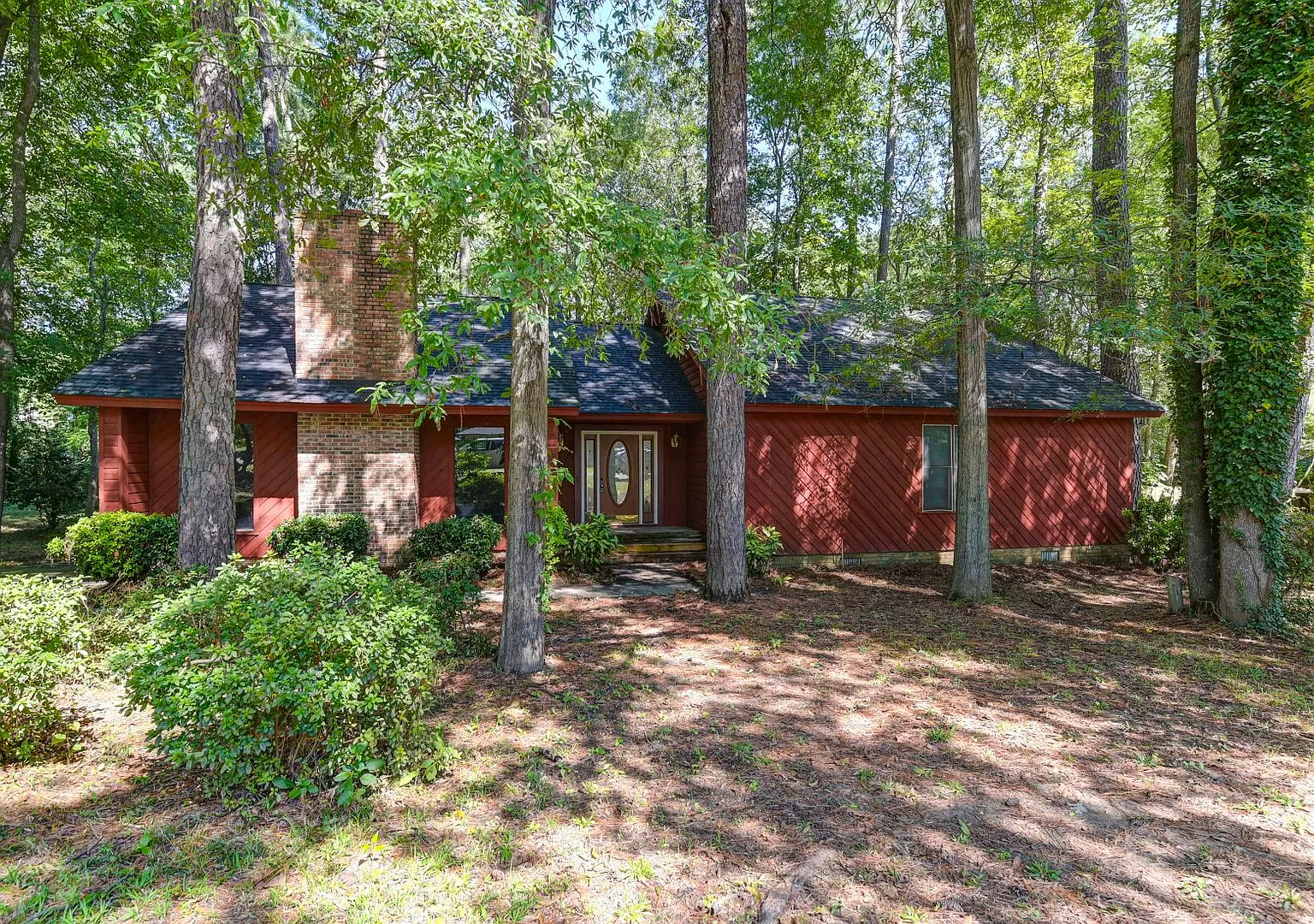 Charming Ranch Home with Large Yard in Established Coldstream! — Photo 2
