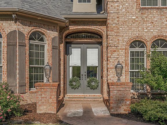 2nd image of 3807 Wolfchase Ln