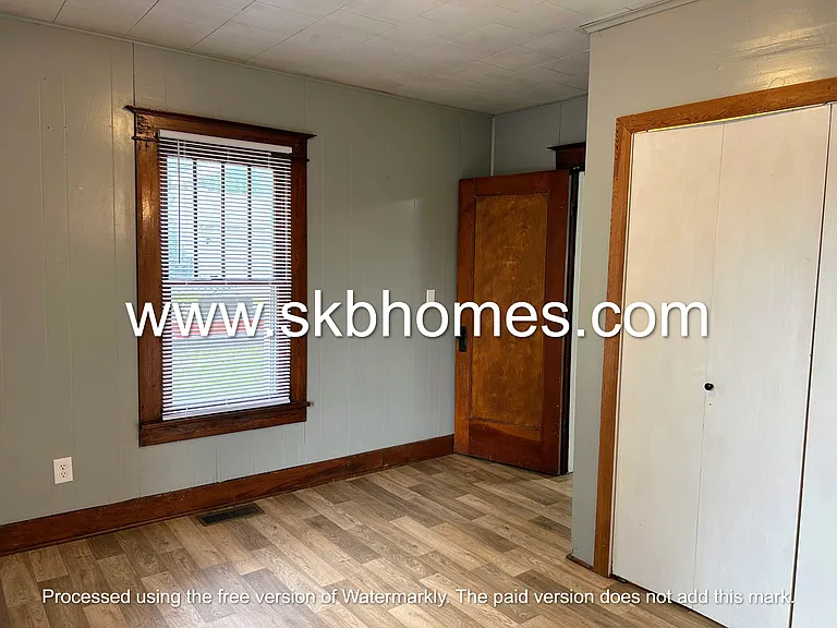 403 W 13th St — Photo 9