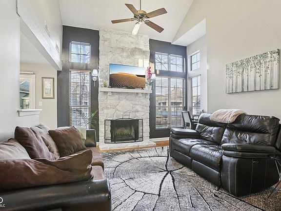 5th image of 4720 Stoughton Ct