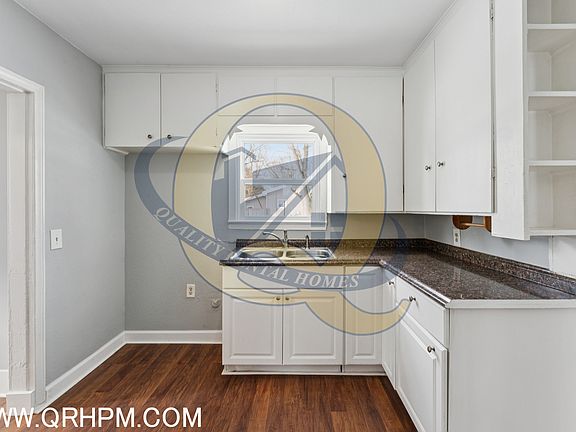 5th image of 604 Spruce St